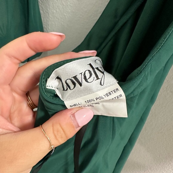 NWT LOVELY BISHOP SLEEVE RUFFLED CHIFFON CUTOUT MINI DRESS - HUNTER GREEN - Picture 11 of 12